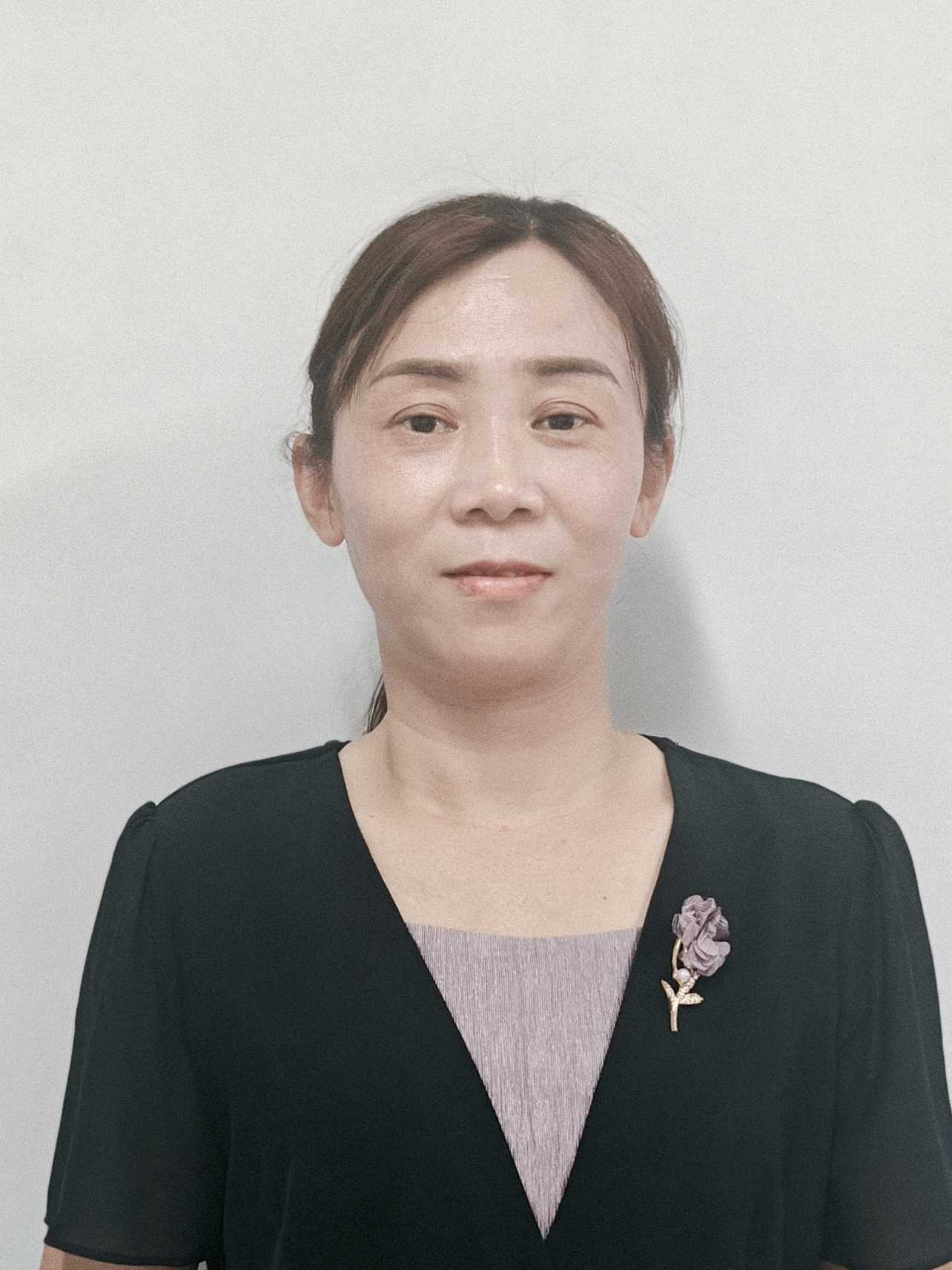 万华琴阿姨照片