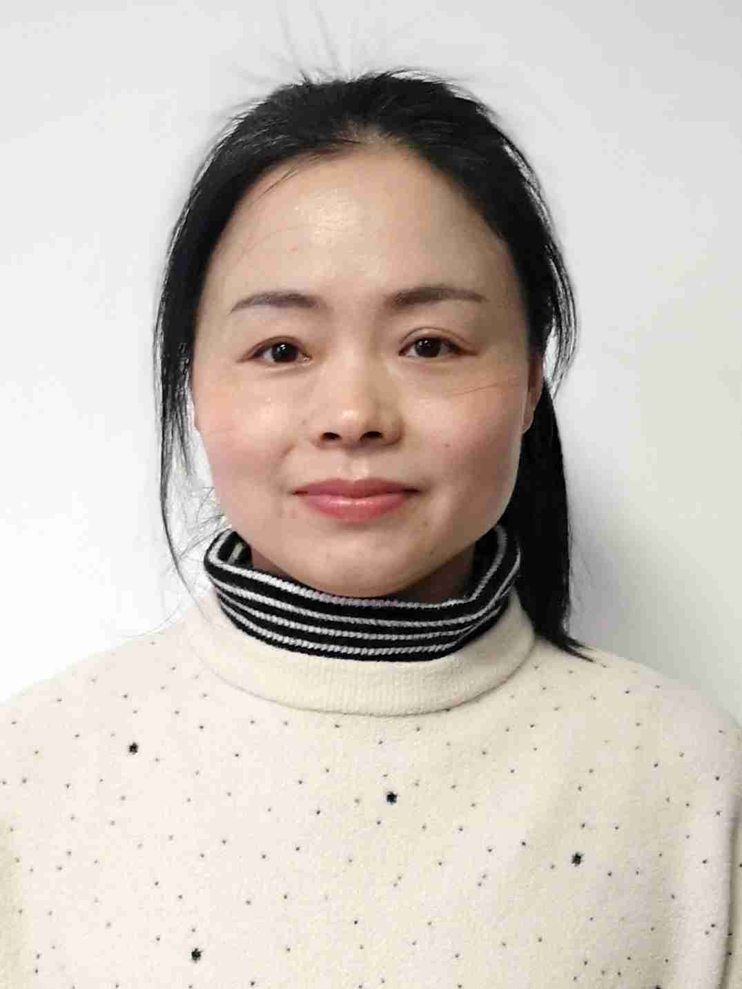 费亚琴阿姨照片
