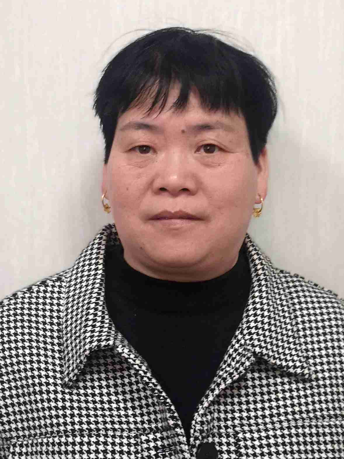 吕娟萍阿姨照片