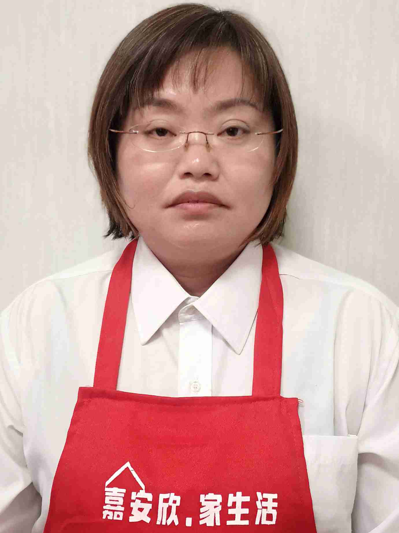 钱亚燕阿姨照片