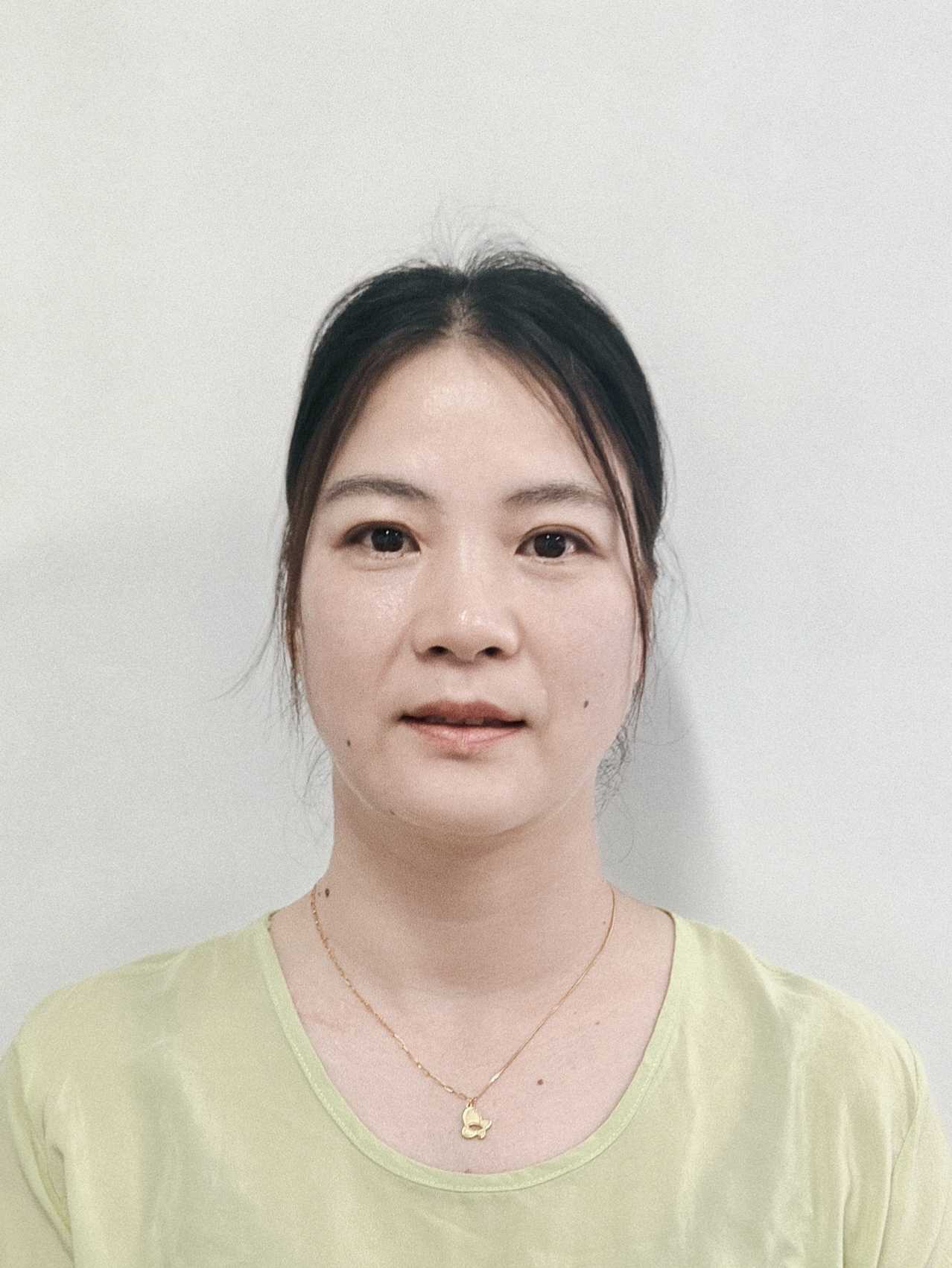 姚彩虹阿姨照片
