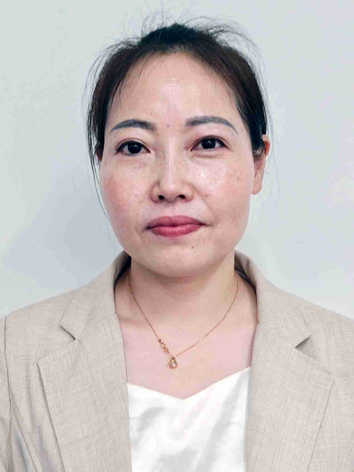 胡建英阿姨照片