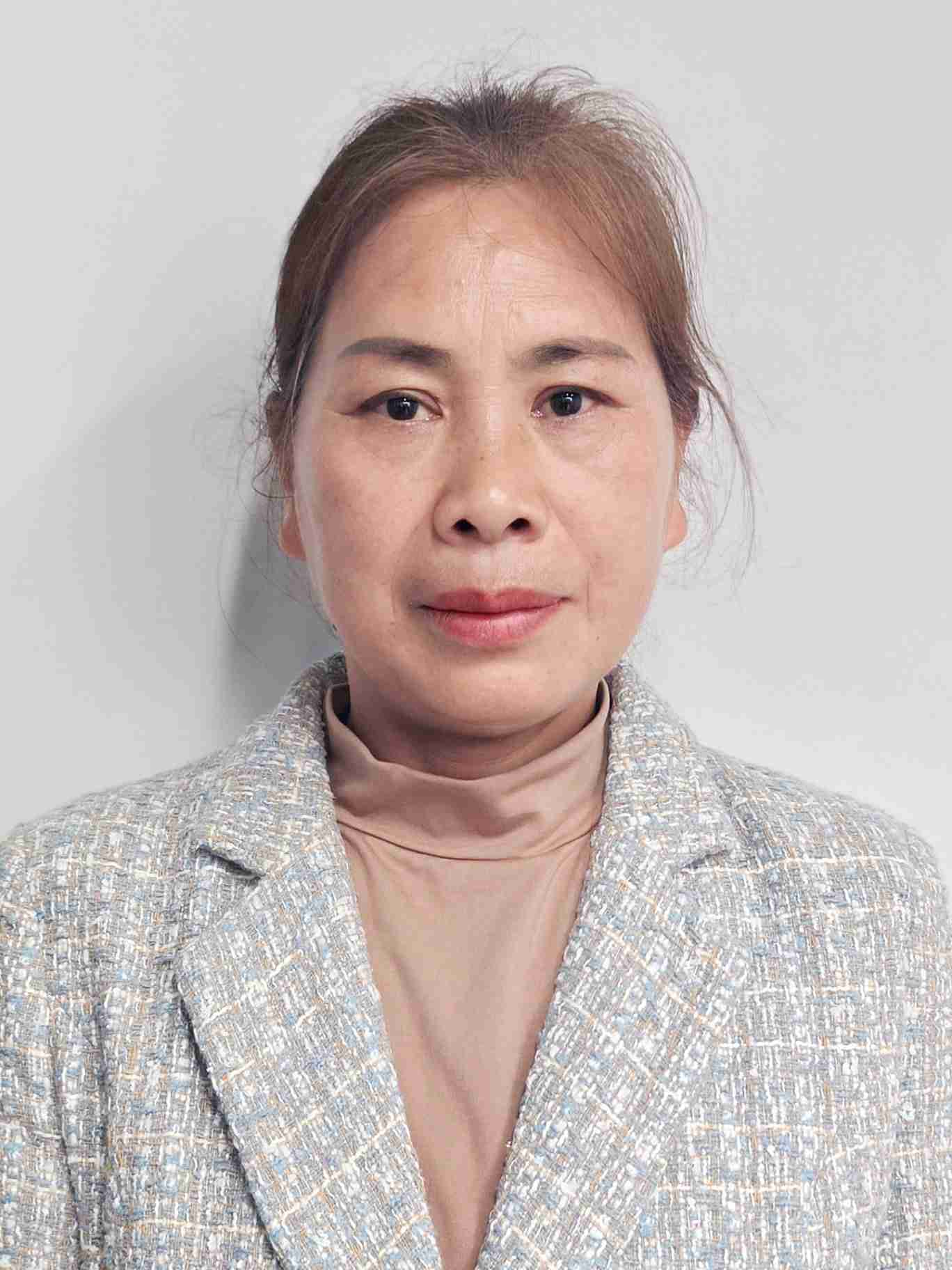 肖凤玲阿姨照片