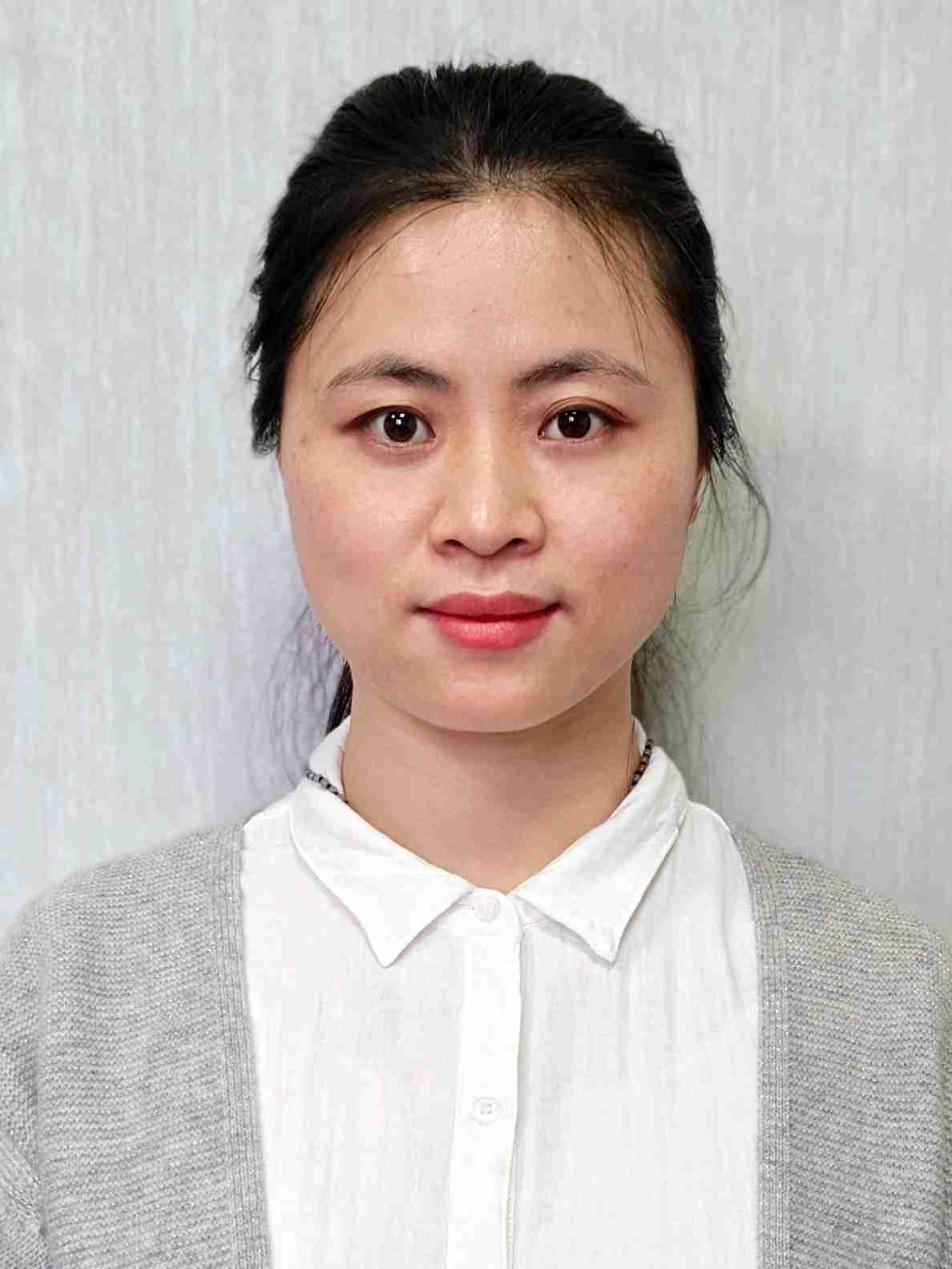 张艳艳阿姨照片
