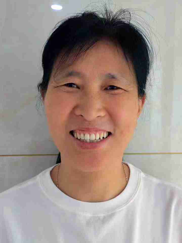 尚广霞阿姨照片