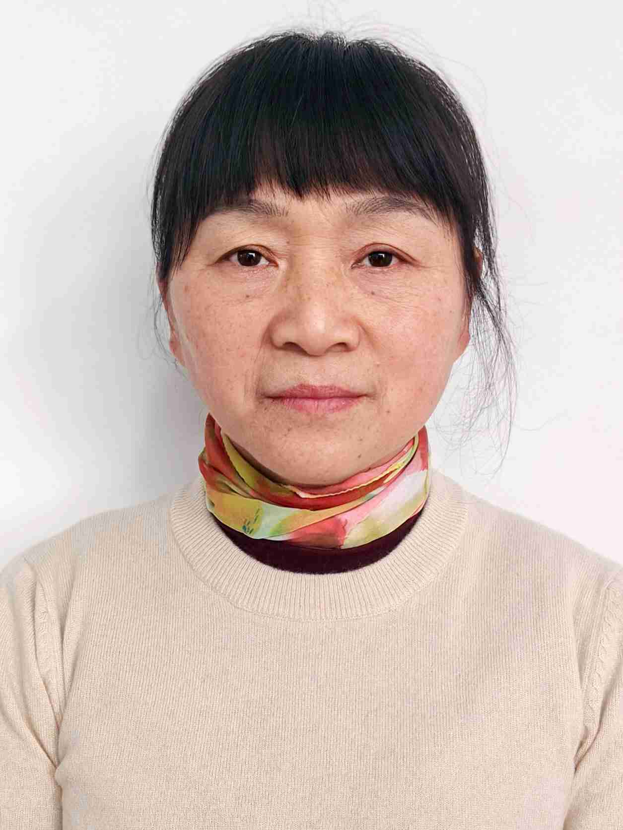 许爱华阿姨照片