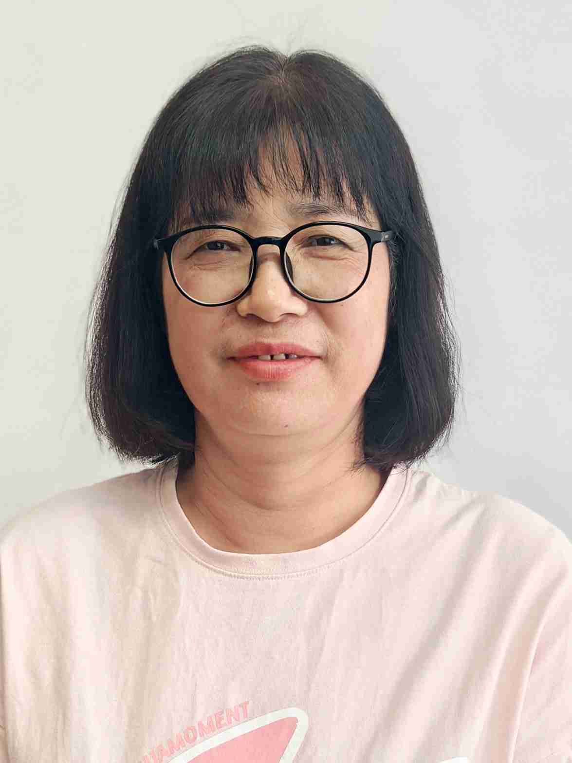 张芬阿姨照片