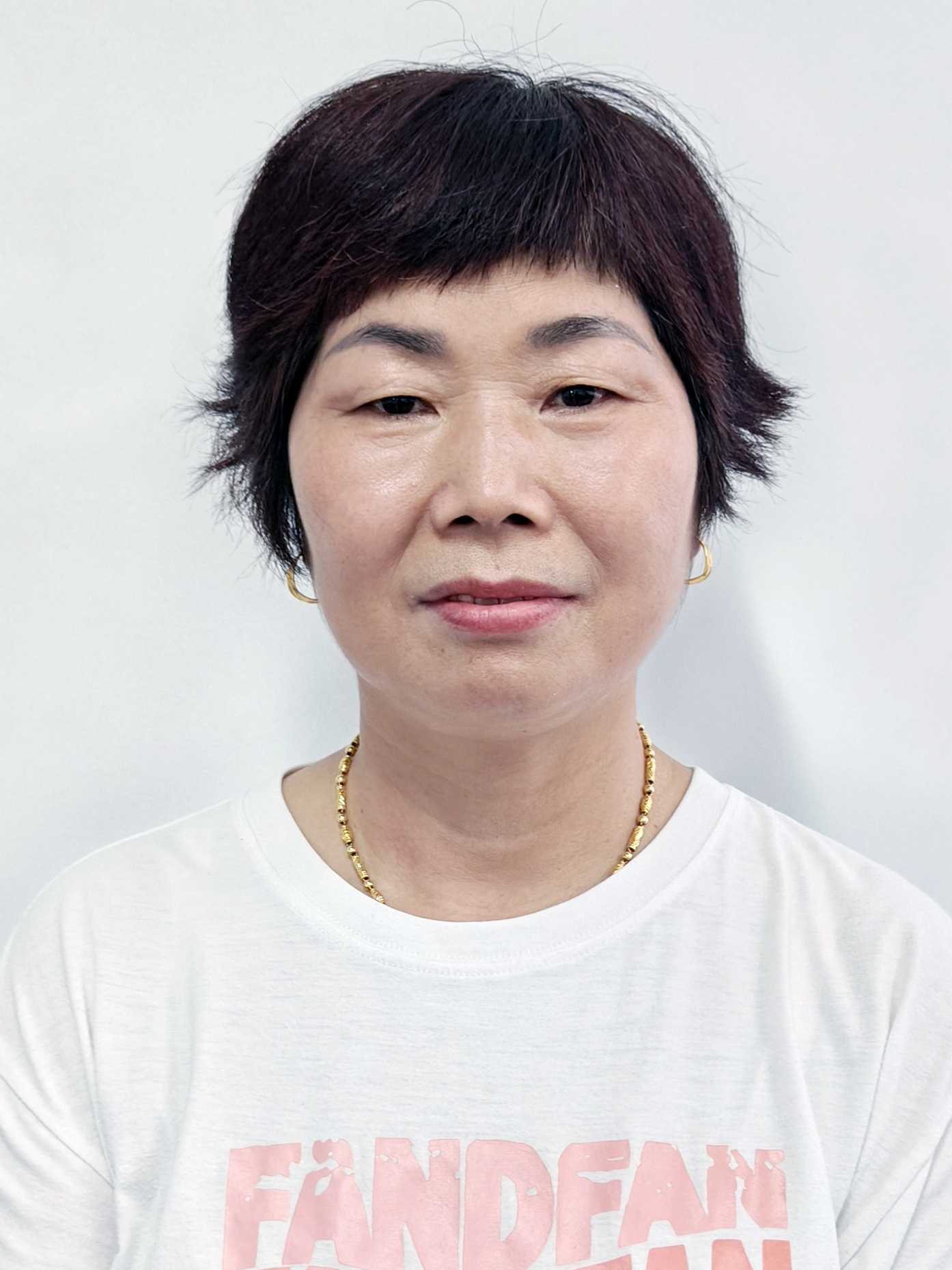 王娟丽阿姨照片